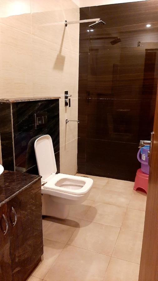 Hotel Hollywood Zirakpur Екстер'єр фото