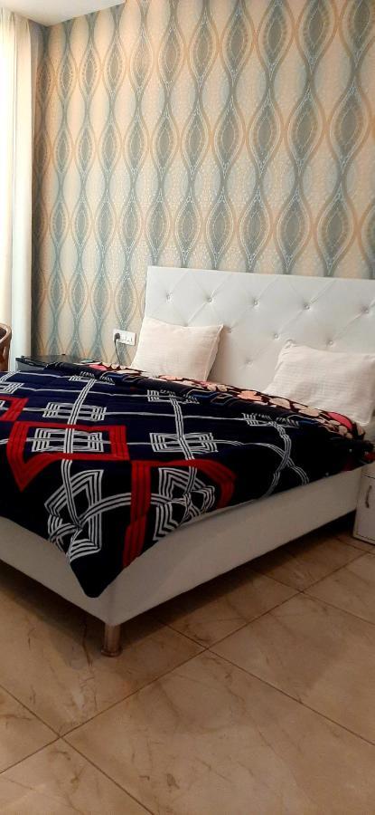 Hotel Hollywood Zirakpur Екстер'єр фото