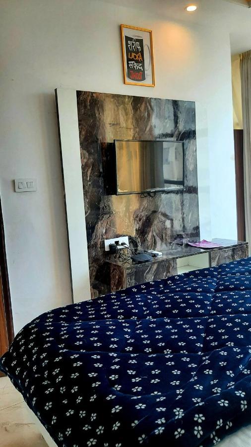 Hotel Hollywood Zirakpur Екстер'єр фото