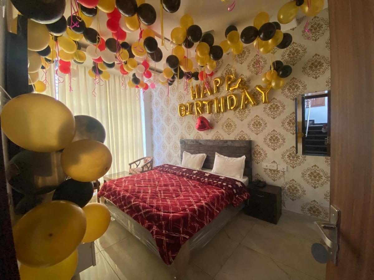 Hotel Hollywood Zirakpur Екстер'єр фото
