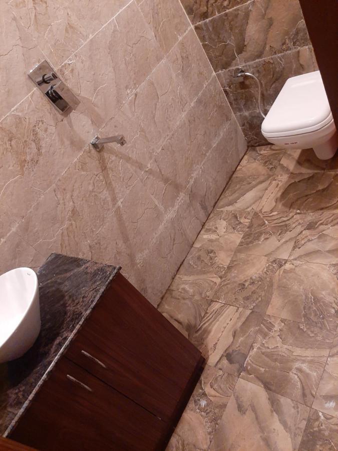 Hotel Hollywood Zirakpur Екстер'єр фото