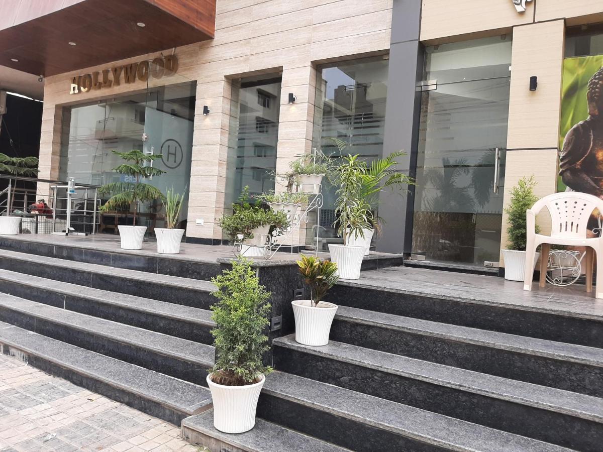 Hotel Hollywood Zirakpur Екстер'єр фото