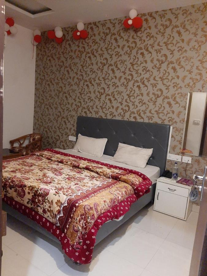 Hotel Hollywood Zirakpur Екстер'єр фото