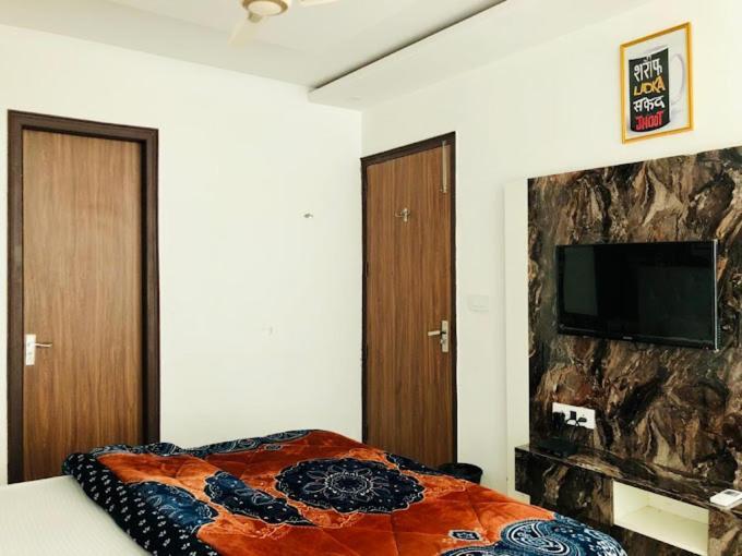 Hotel Hollywood Zirakpur Екстер'єр фото