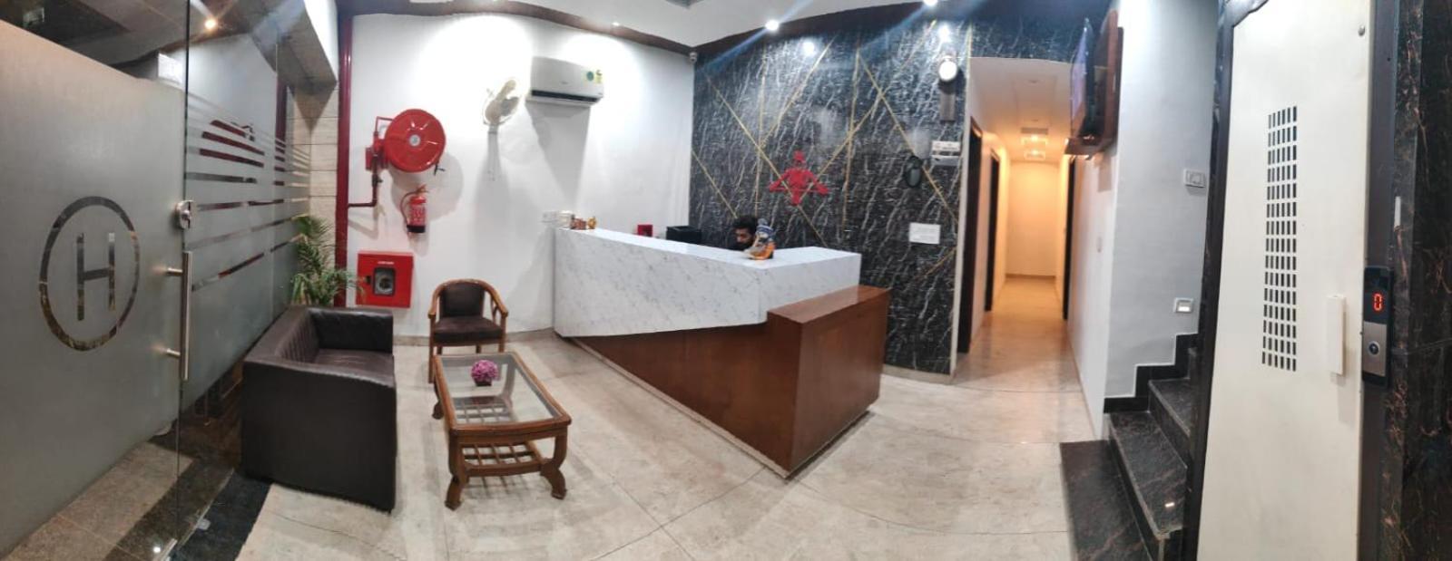 Hotel Hollywood Zirakpur Екстер'єр фото
